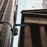 The Fed Tak Beri Sinyal Pangkas Suku Bunga Lanjutan, Wall Street Ditutup Bervariasi