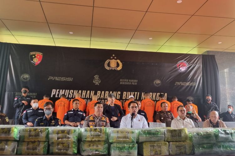 Konferensi pers pemusnahan barang bukti narkoba dengan total sabu sebanyak sebanyak 269,707 gram di Lobi Gedung Bareskrim, Mabes Polri, Jakarta, Selasa (22/11/2022).