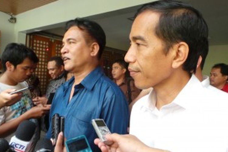 Gubernr DKI Joko Widodo berkunjung ke rumah Yusril Ihza Mahendra, Kamis (27/6/2013).