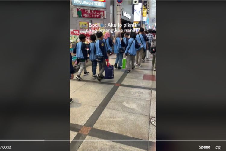 Video yang memperlihatkan rombongan siswa SD Muhammadiyah 4 Surabaya study tour ke Jepang ramai di media sosial sejak Sabtu (11/6/2023) lalu.