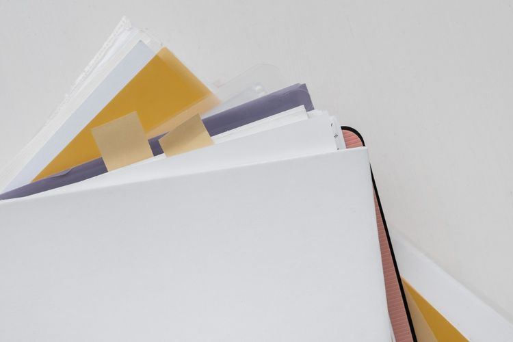 Ilustrasi ijazah karyawan yang ditahan perusahaan.