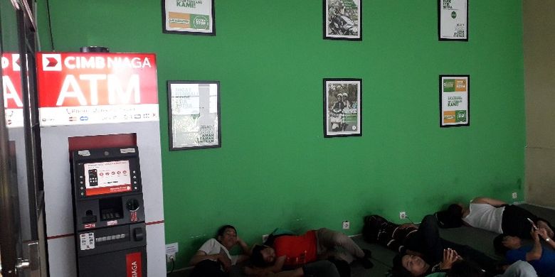 Ruang tidur GrabBike Lounge di Jalan Daan Mogot, Jakarta Barat pada Selasa (9/10/2018).