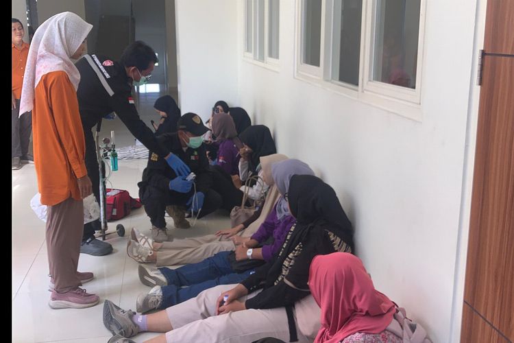 12 Mahasiswi UAD Terjebak di Lift Kampus, Damkarmat Kota Yogyakarta Evakuasi 15 Menit