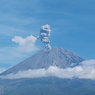 Gunung Semeru Meletus 8 Kali, Semburan Kolom Abu Capai 1.000 Meter