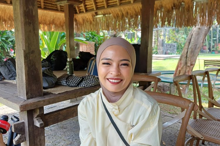 Dipeluk Orang Tak Dikenal Saat Manggung, Tantri KotaK Sempat Trauma