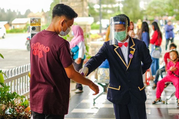 Penerapan protokol kesehatan di Mikie Funland.