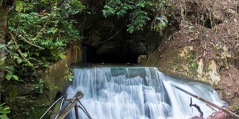 Sumber air Ekowisata Sungai Mudal, Kulon Progo yang langsung berasal dari perbukitan.
