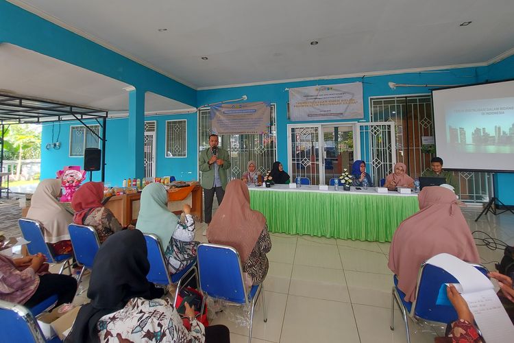 Jurusan Fisioterapi Fakultas Ilmu Kesehatan UPN Veteran Jakarta menggelar pengabdian masyarakat di Desa Curug Kecamatan Gunung Sindur Kabupaten Bogor.