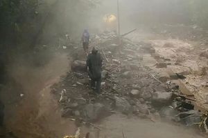 Banjir di Wisata Air Panas Guci Tegal, Pancuran 13 Lenyap