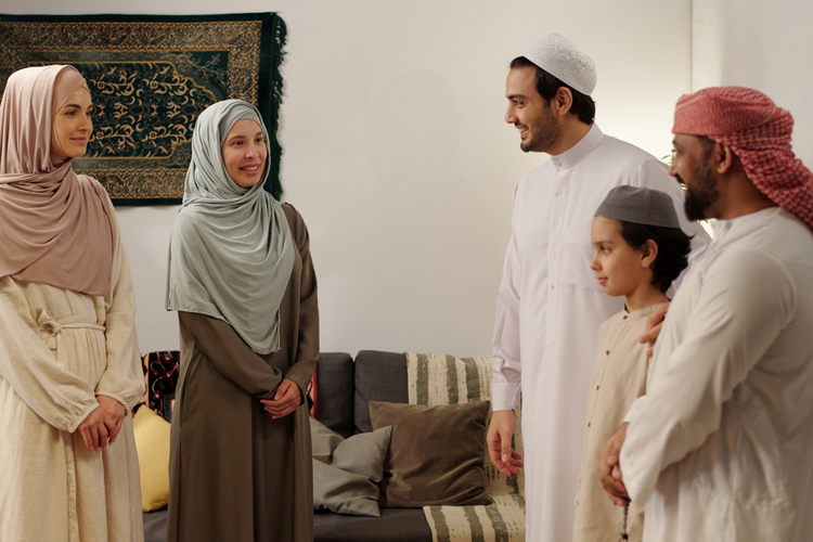 Dapat Pertanyaan Menyebalkan Saat Lebaran? Begini Cara Mereka Menjawabnya..