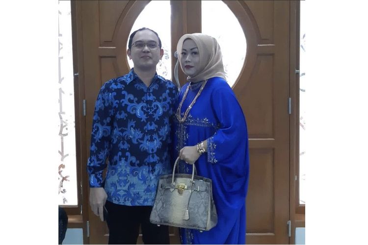 Nama Kepala Bidang Pengendalian Operasional Lalu Lintas dan Angkutan Jalan Dinas Perhubungan DKI Jakarta Massdes Arouffy ikut terseret setelah anak dan istrinya juga kedapatan pamer tas mewah di media sosial.