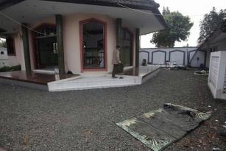 Masjid Ahmadiyah yang dirusak sekelompok orang di Kampung Babakan Sindang, Desa Cipakat, Kecamatan Singaparna, Tasikmalaya, Jawa Barat, Senin (6/5/2013).