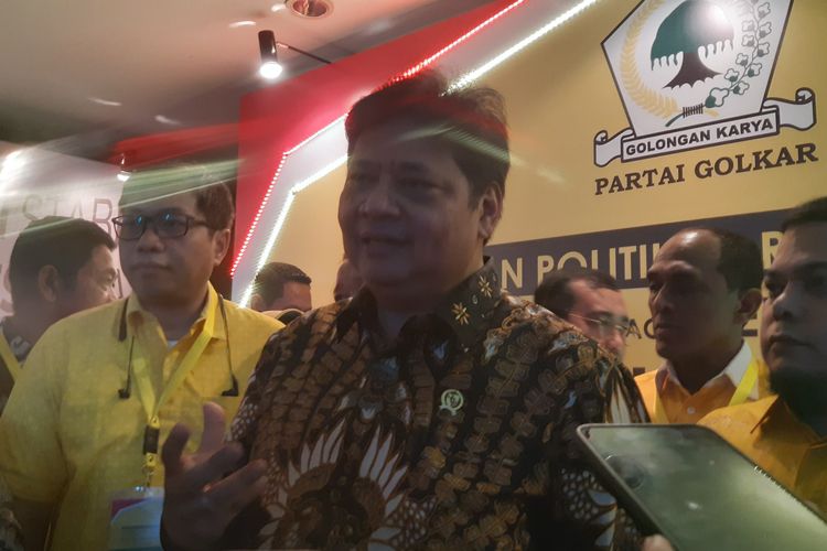 Ketua Umum Golkar Airlangga Hartarto menghadiri Pendidikan Politik Partai Golkar di Hotel Merlynn Park, Jakarta, Kamis (28/11/2019).