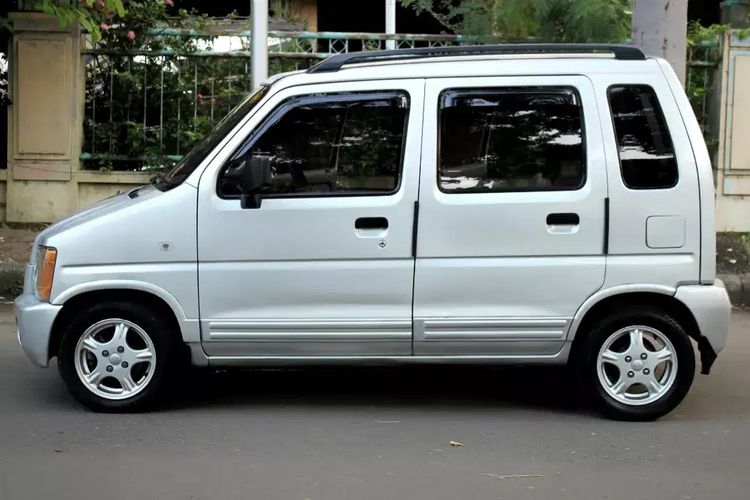  Suzuki  Karimun  Kotak Pelopor City Car yang Harganya Masih 