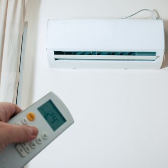 Ilustrasi AC, pendingin ruangan, AC inverter. 