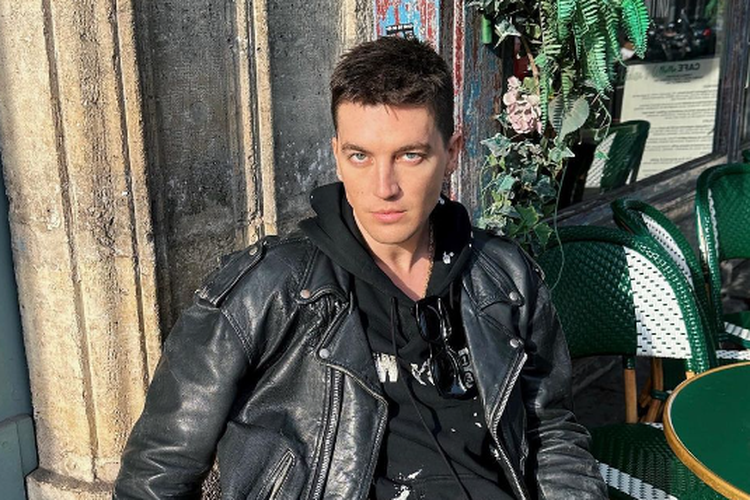 Tunda Konser LANY, Paul Jason Klein Ditabrak Mobil Saat Sedang Naik Motor