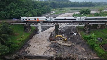 Imbas Kerusakan Jembatan Rel di Lintas Prupuk-Linggapura, 13 KA Alami Keterlambatan
