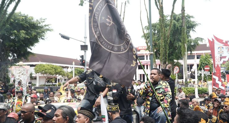 Berjalan Damai, Tiga Ormas Unjuk Rasa di DPRD Balikpapan