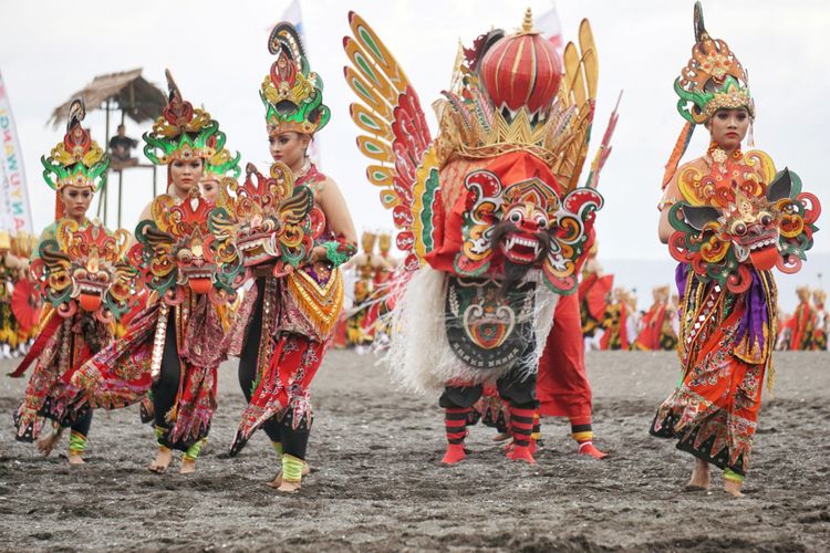 Barong dan tari Jaripah di Festival Gandrung Sewu 2017