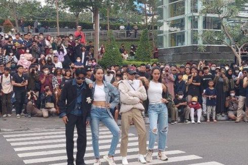 Bangganya Model Profesional Mejeng di Citayam Fashion Week: Ini Paling Ramai Sepanjang Sejarah Aku Modeling