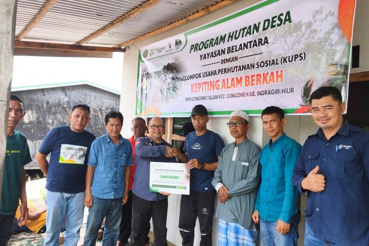 Perkuat Pengelolaan Hutan Desa, Belantara Foundation Salurkan Bantuan untuk KUPS