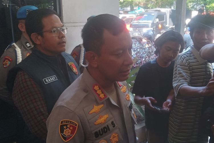 Kapolrestabes Bandung, kombes Pol Budi menjelaskan soal dugaan kamera tersebunyi yang disimpan pelajar di toilet sekolah, Selasa (28/5/2025)