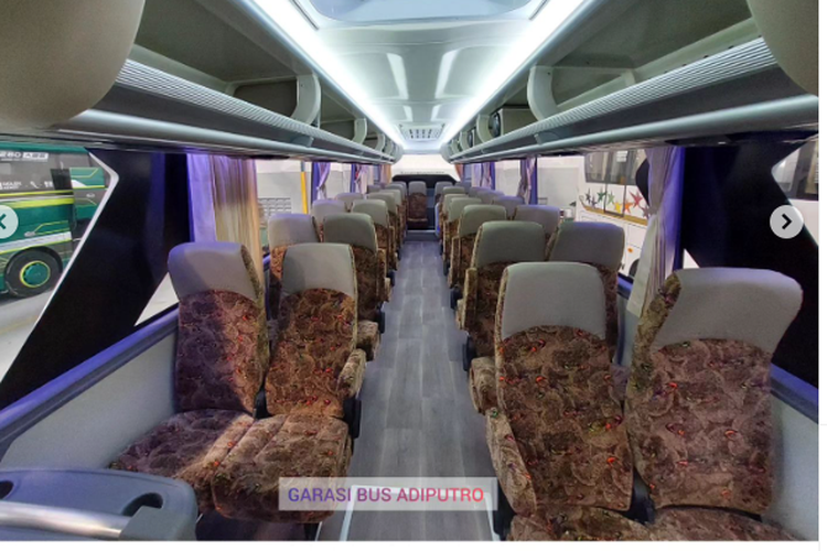 Bagian kabin medium bus baru milik PO Sinar jaya