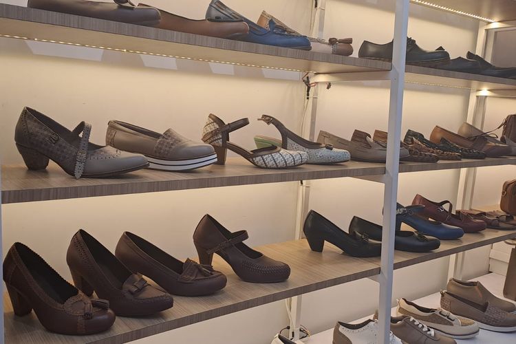 Brand sepatu lokal yang ada di pameran Inacraft 2024 Shoeka, Rabu (28/2/2024)