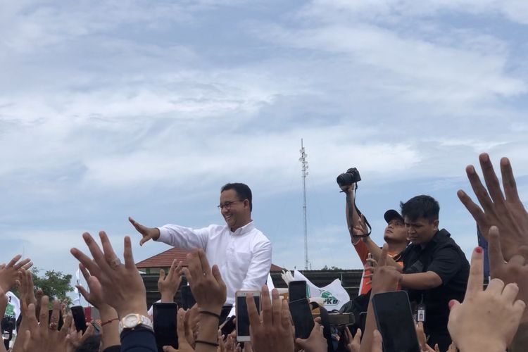 Capres nomor urut 1 Anies Baswedan di Stadion Mini, Cikarang, Bekasi, Jawa Barat, Senin (22/1/2024). 