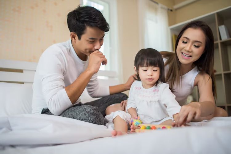 Pola Asuh Lebih Efektif saat Pasangan Tinggal Mandiri, Ini Alasannya