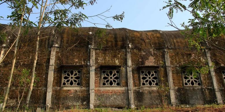 Salah satu sisi bangunan Gereja Ayam di Bukit Menoreh, Magelang, Jawa Tengah.