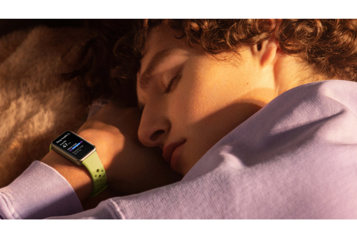 HUAWEI Band 10 menawarkan fitur Pro-level sleep monitoring yang dapat membantu pengguna melacak kualitas tidur, meskipun pola istirahat berubah. 