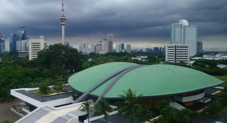 Kilas Balik DPR Utak-atik Syarat Usia Calon Kepala Daerah 2024...