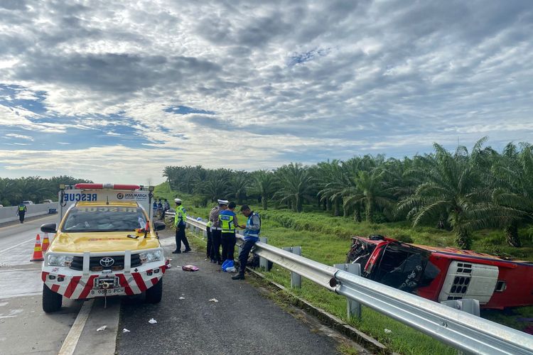 Kronologi Bus Halmahera Tabrak Pikap Terguling di Tol Medan-Kualanamu: 4 Orang Tewas, Sopir Kabur