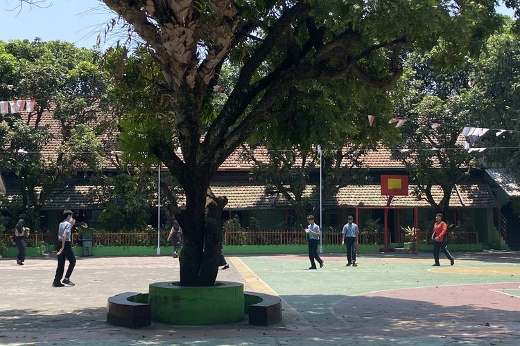 Ratusan Siswa SMP di Kota Malang Absen Bersamaan, Keluhkan Batuk dan Flu Berat