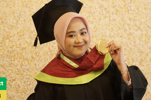 Sekeluarga Kompak Jadi Dokter, Ini Cerita Aliya Wisudawan UM Surabaya