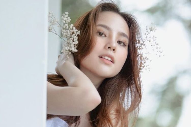 Penyanyi Indonesia Agatha Chelsea mengeluarkan singel terbaru Sudah Sampai Di Sini