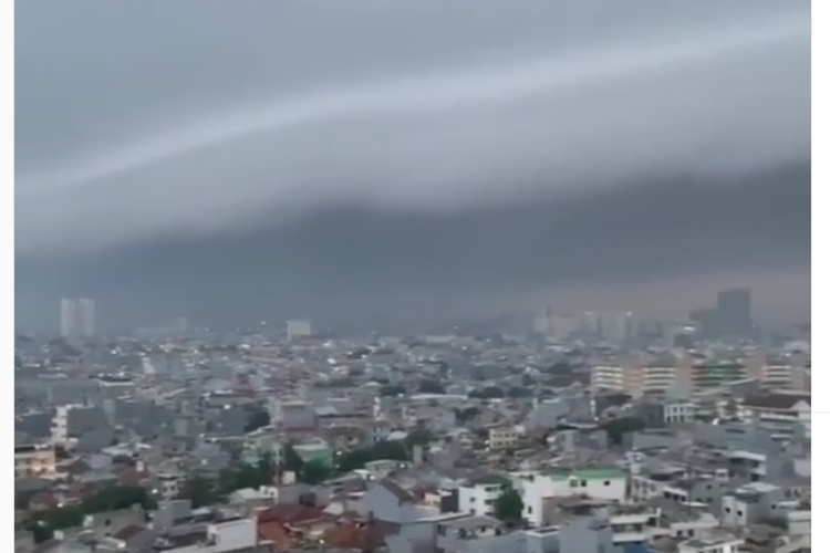 viral awan seperti ombak di Jakarta