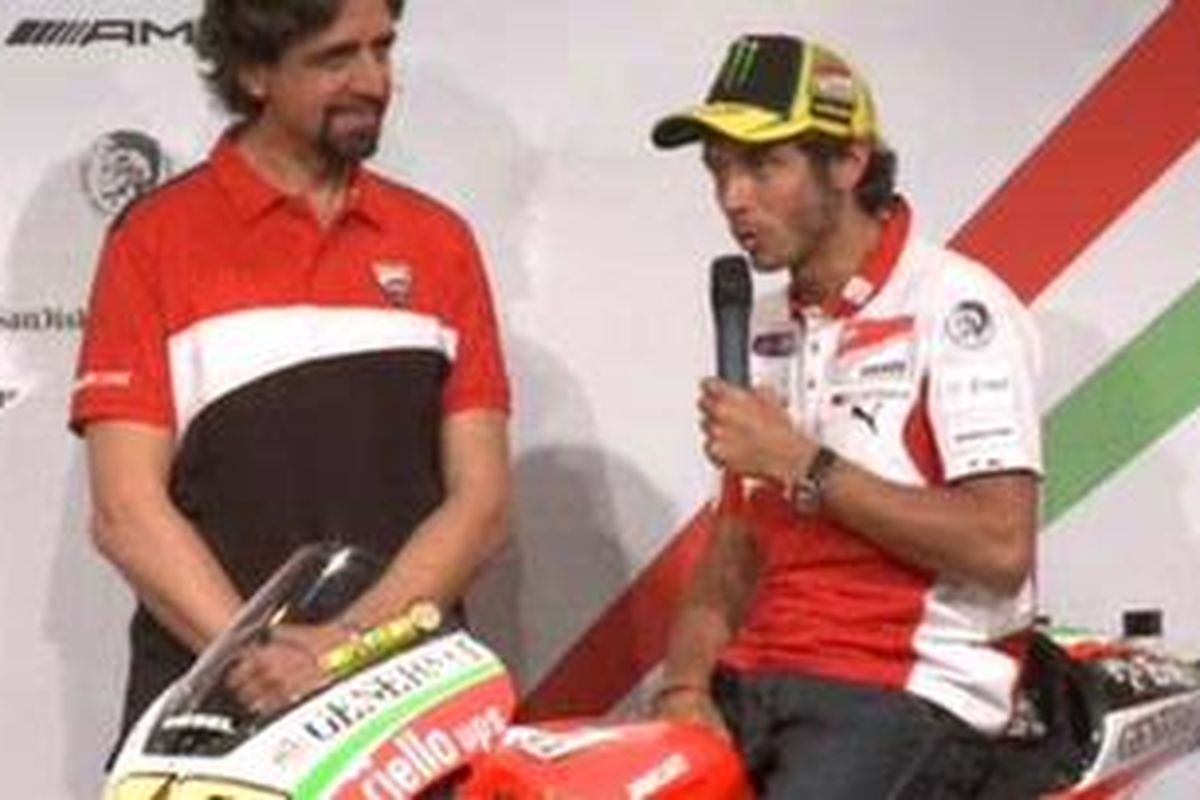 Valentino Rossi, dalam sesi wawancara ketika peluncuran desain warna motor baru Ducati Desmosedici GP12, Senin (19/3/12).
