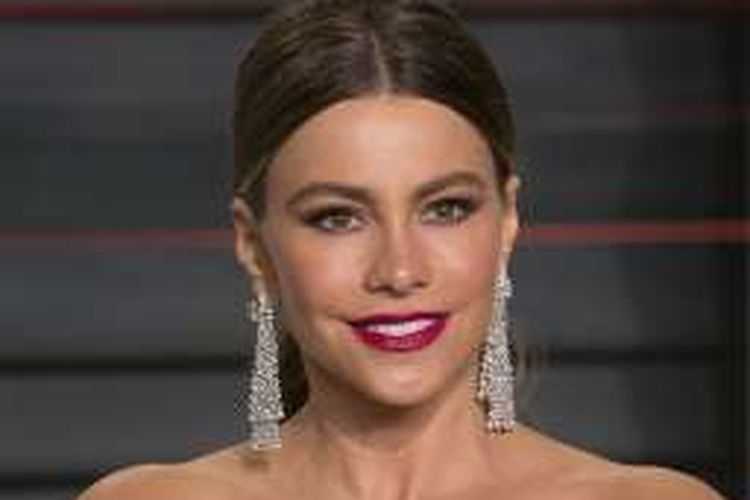Aktris Sofia Vergara menghadiri Vanity Fair Oscar Party di Beverly Hills, California, pada 28 Februari 2016. Ia merupakan aktris televisi berpenghasilan terbesar versi majalah Forbes.