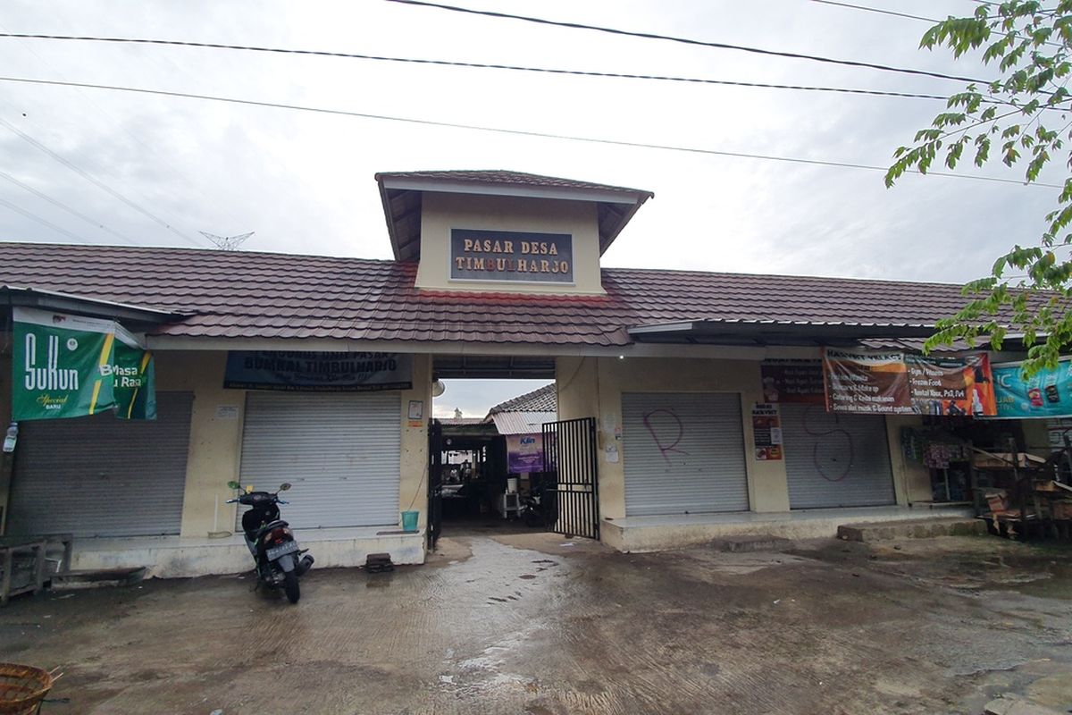 Suasana Pasar Kalurahan Timbulharjo, Sewon, Bantul. Jumat (27/1/2023)