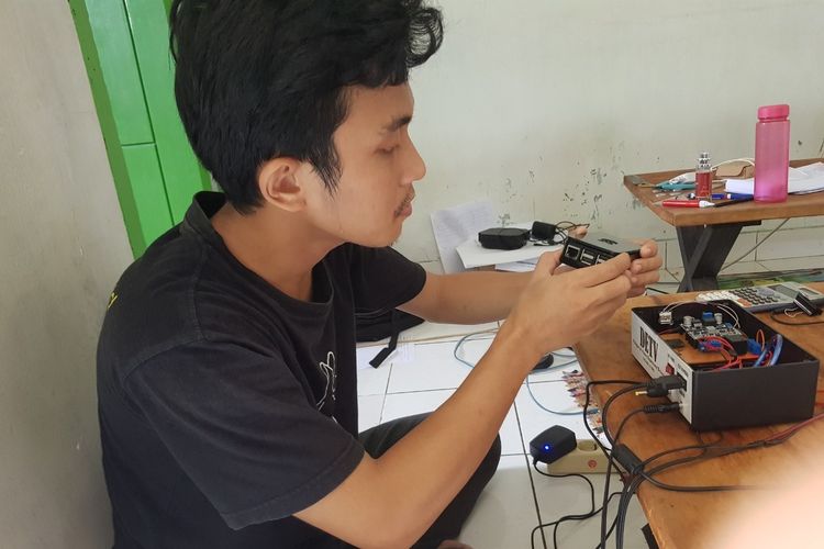 alat pendeteksi kantuk yang diciptakan mahasiswa Itera Lampung. 