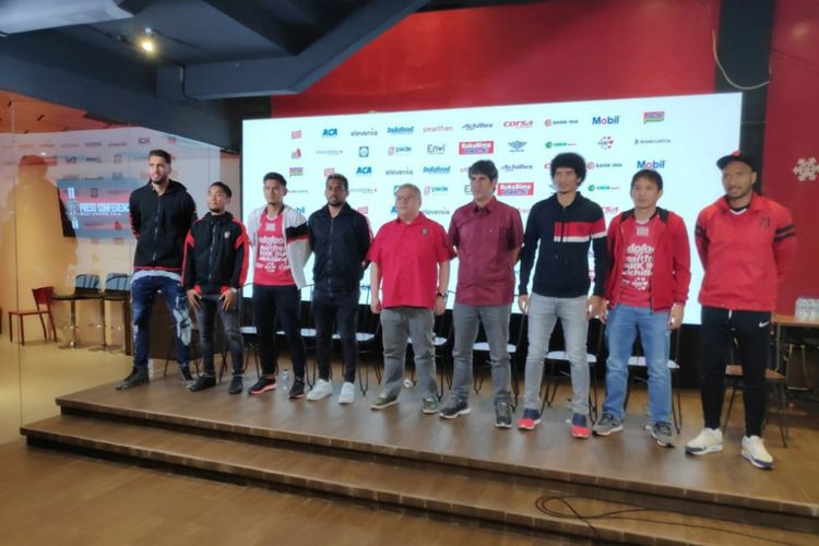 Manajemen Bali United memperkenalkan pelatih baru dan rekrutan pemain Anyar pada Senin (14/1/2019)