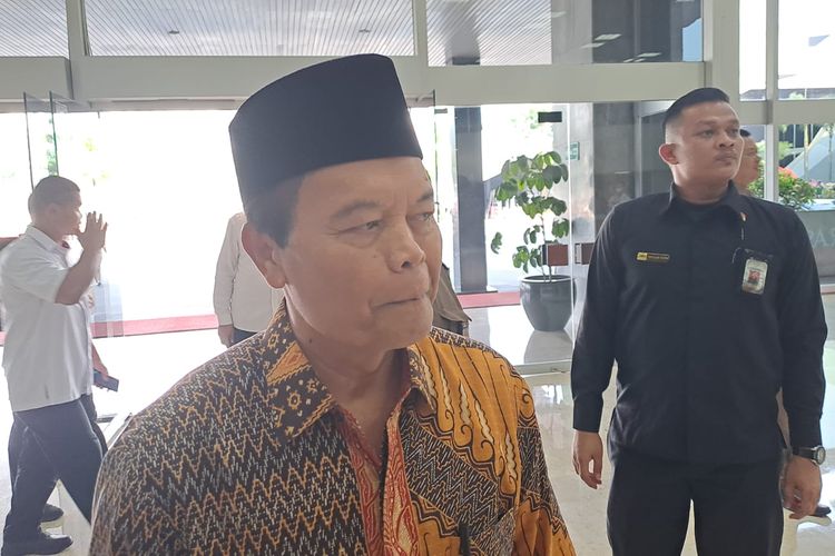 Wakil Ketua Majelis Syura Partai Keadilan Sejahtera (PKS) Hidayat Nur Wahid (HNW) saat ditemui di Gedung DPR, Senayan, Jakarta, Selasa (15/8/2023). 