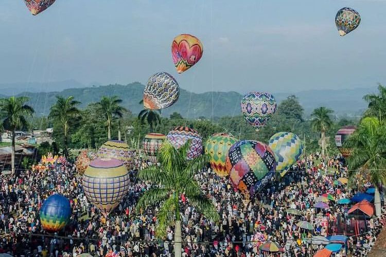 Ilustrasi balon udara di Wonosobo, Jawa Tengah.