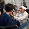 Usai Tes Kesehatan Pilkada Jabar, Dedi Mulyadi Bantu Bocah Penyempitan Usus