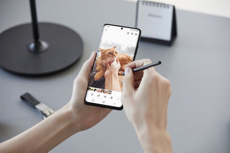 Untuk pertama kalinya, Samsung menghadirkan S Pen ke seri Galaxy S21 Ultra 5G 