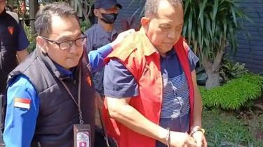 Dua Bulan Jelang Pensiun, Kepala Dinas ESDM Jatim Aris Mukiyono Jadi Tersangka Pungli Izin Tambang