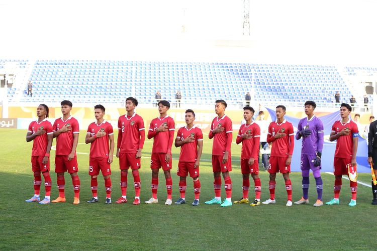 Laga timnas Indonesia vs Irak dalam jadwal Piala Asia U20 digulirkan di Stadion Lokomotiv pada Rabu (1/3/2023) malam WIB. Indonesia kalah 0-2 dari Irak pada laga perdana Grup A Piala Asia U20 2023. Selanjutnya, Indonesia akan melawan tuan rumah Uzbekistan pada laga terakhir fase grup. Di artikel ini tersaji susunan pemain timnas u20 Indonesia vs Uzbekistan.