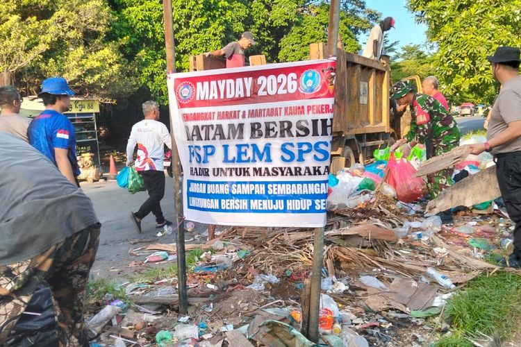 May Day di Batam, Buruh Angkut Puluhan Ton Sampah dan Gaungkan Kolaborasi